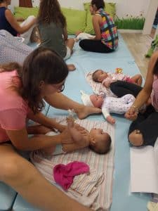 מפגש אימהות בקורס מדריכות לעיסוי תינוקות