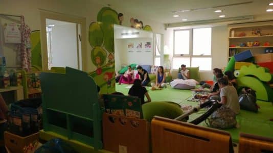 בקורס הכשרת מדריכות לעיסוי תינוקות בללדת ביה"ס למקצועות הלידה