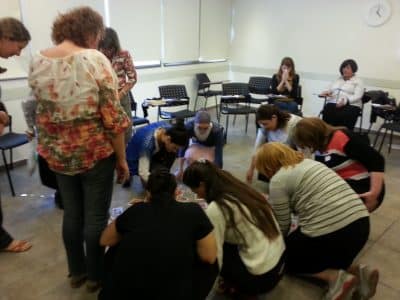 עבודה קבוצתית בקורס דולות ומדריכות בללדת